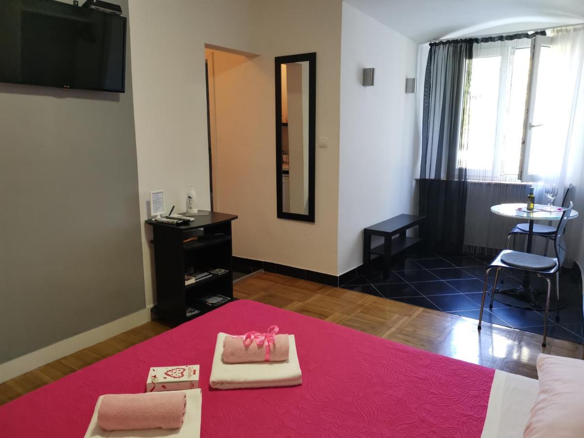 Palace Inn Rooms سبليت المظهر الخارجي الصورة