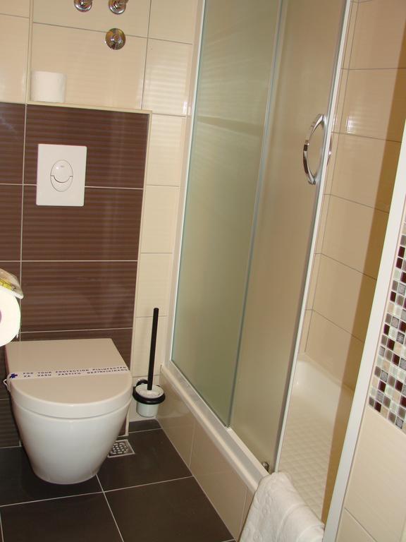 Palace Inn Rooms سبليت المظهر الخارجي الصورة