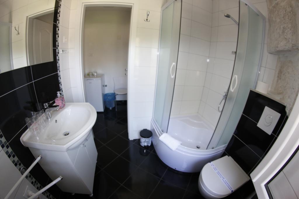 Palace Inn Rooms سبليت الغرفة الصورة